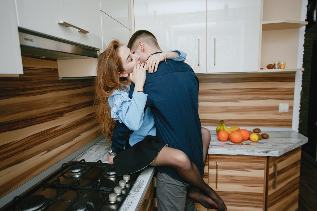Emotional reconciliation and urgent connection in everyday moment