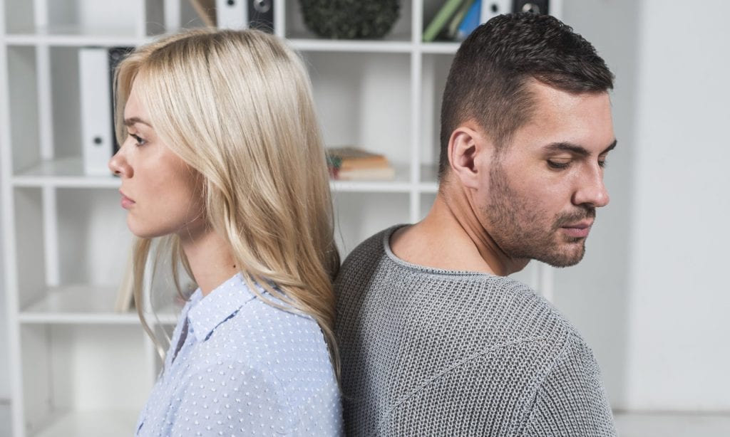 How Emotionally Strong Couples De-Escalate Without Silencing Each Other